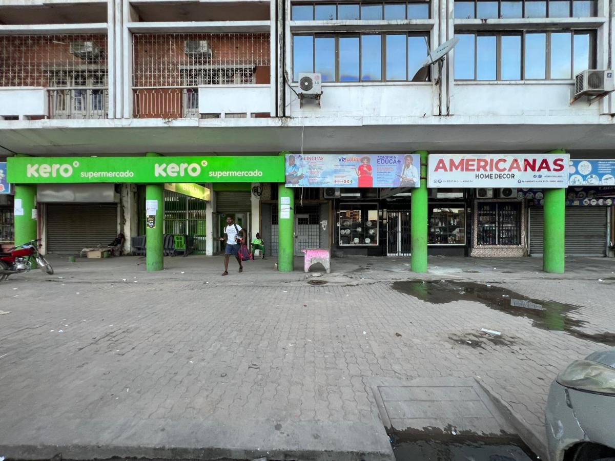 Africa Em Zona Comercial De Luanda Exterior foto